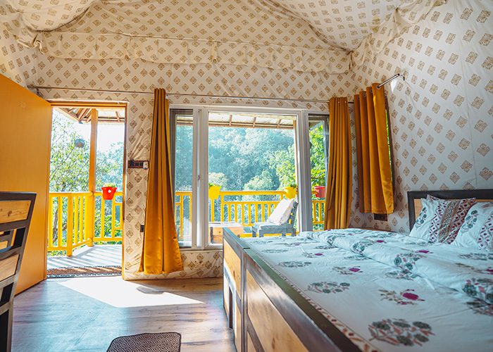 Shared Ac Balcony Room